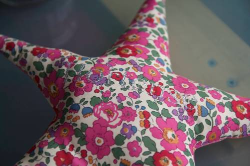 Coussin étoile liberty