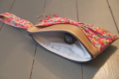 Trousse simili cuir noeud liberty