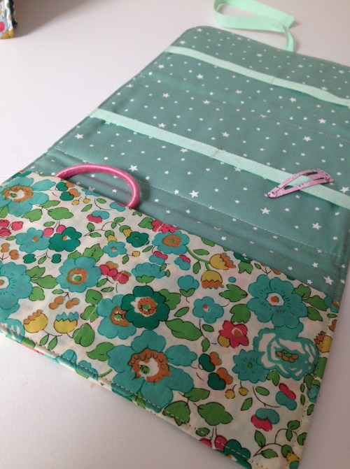 Intérieur trousse à barrettes liberty